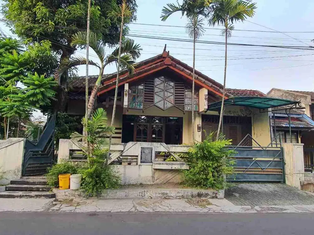 Dijual segera rumah bergaya klasik