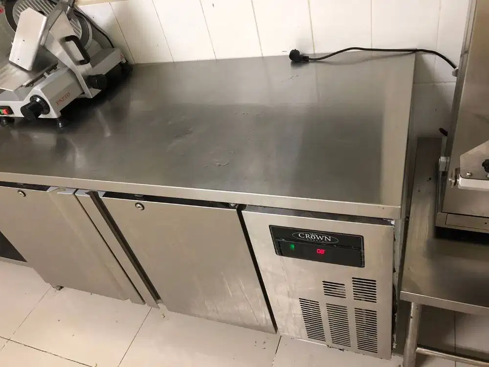 S/S Undercounter chiller 2 pintu (1500x700, Tipe TZ 1500)