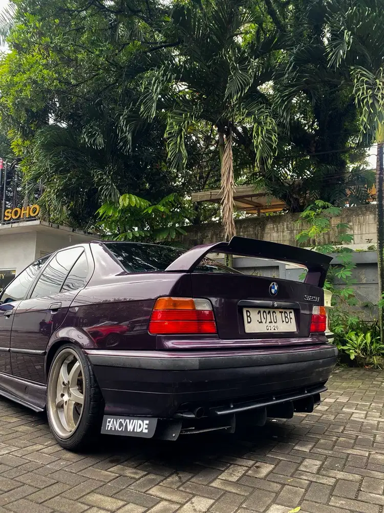 BMW 318i 1997 Bensin