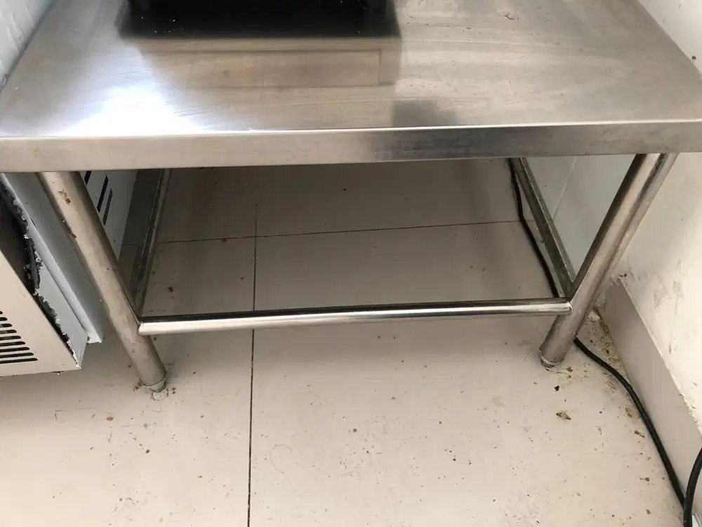 1 unit Table for bone saw (custom)