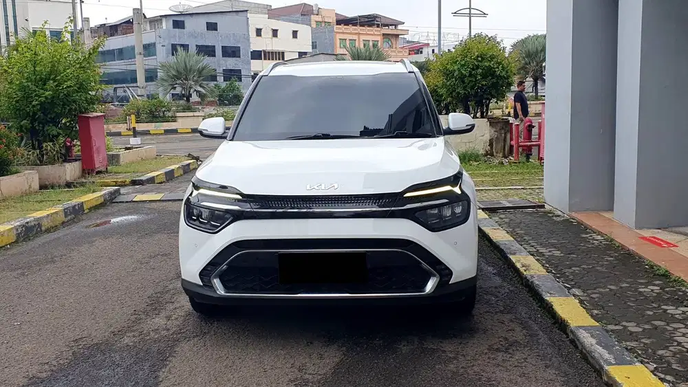Kia Carens Premiere 1.5 7 Seater Sunroof Bose AT Putih 2024 Like New