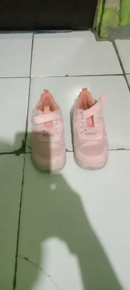 Sepatu Fladeo ukuran 28