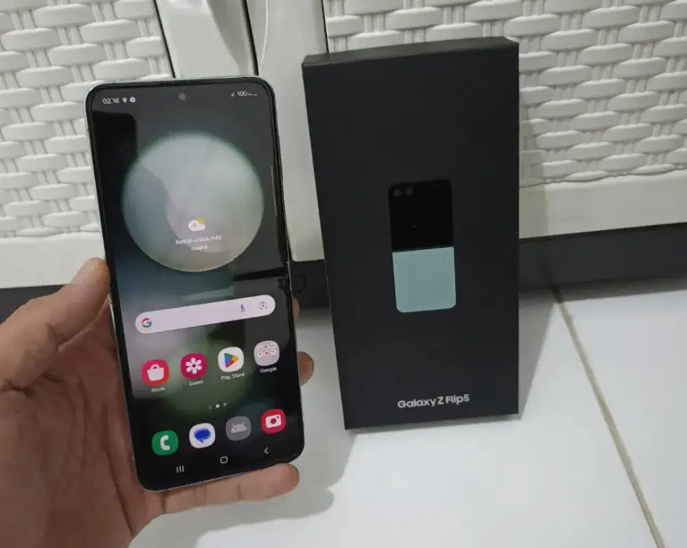 SAMSUNG Z FLIP 5 5G RAM 8/256GB ORIGINAL SEIN NORMAL FULLSHET 

TAMPIL