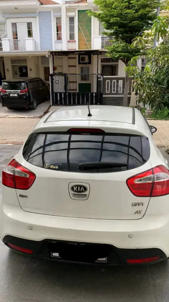 Kia Rio 1.4 nik 2013 putih white km 50rban