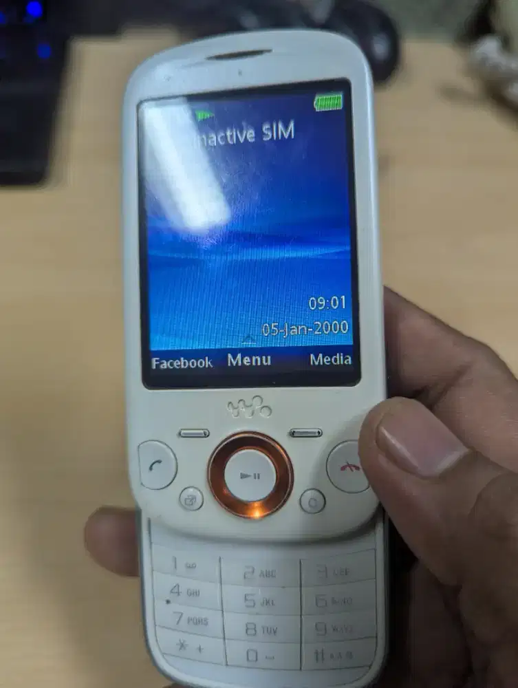 Sony Ericsson W20 Zylo Putih