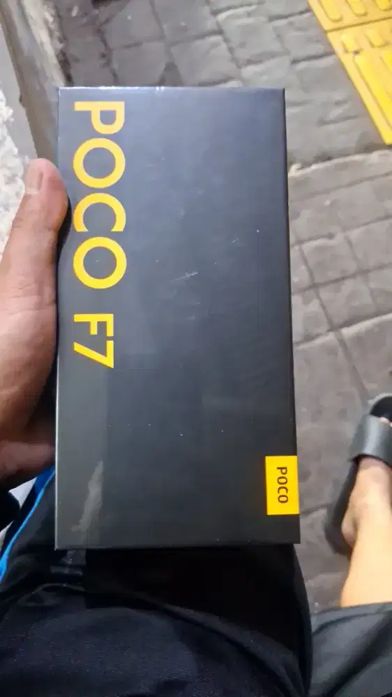 Poco f7 12/512gb