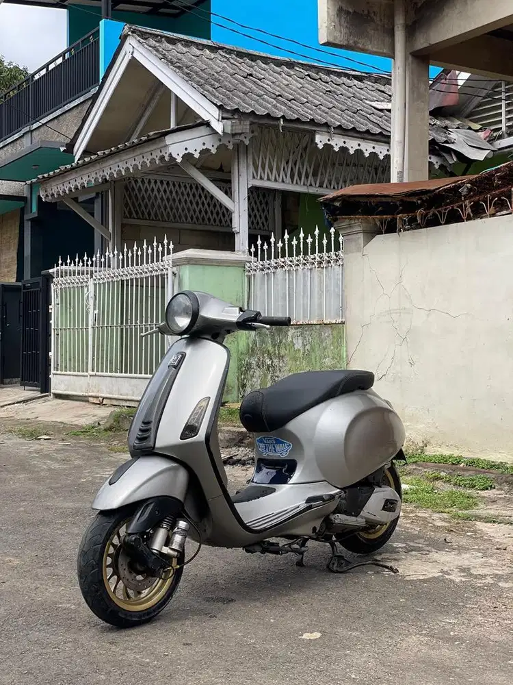 Vespa Primavera I-get 2016