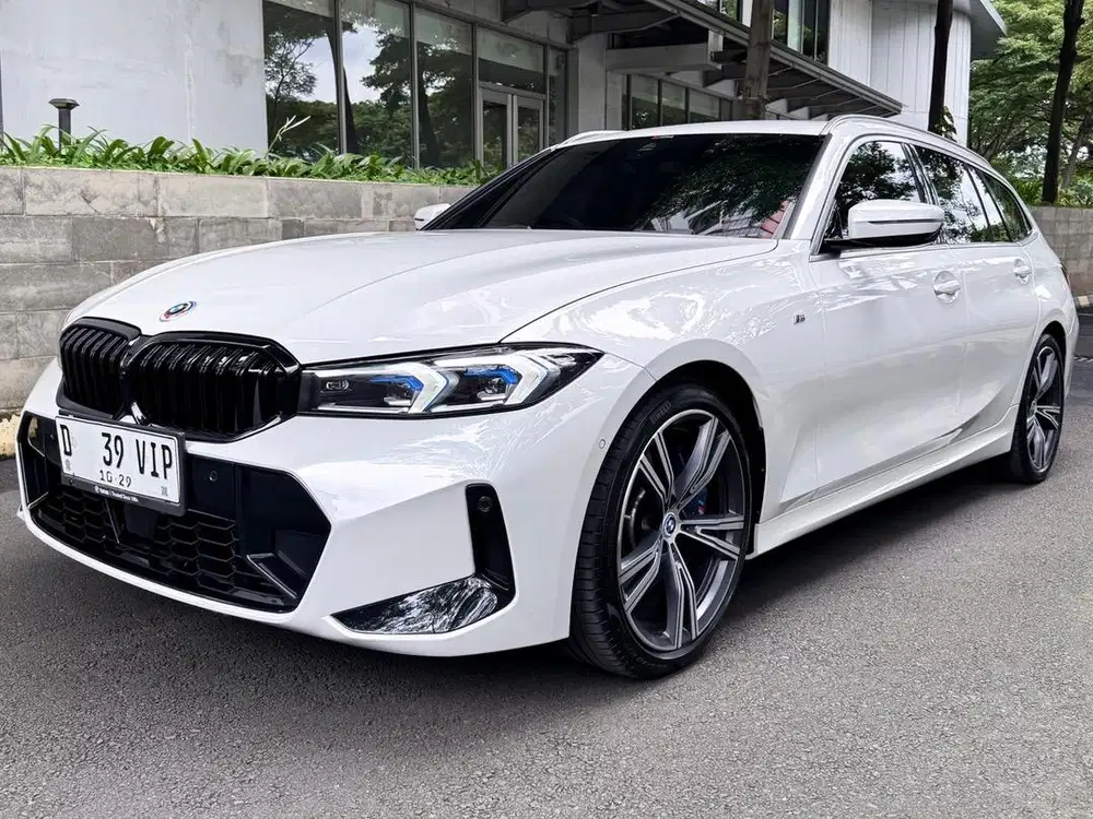 KM 13 RB BMW 330i Touring 2024 G21 Wagon M Sport BMW 330 i 2025 / 2021