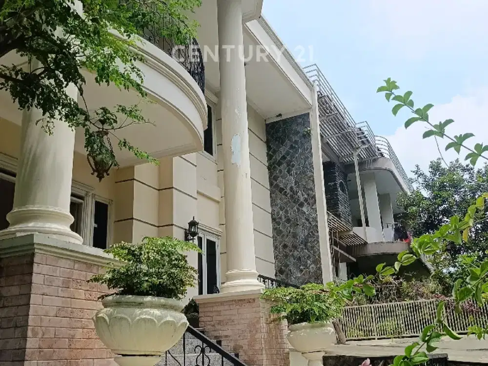 Rumah  Mewah Klasik Di Setra Duta Kota Bandung