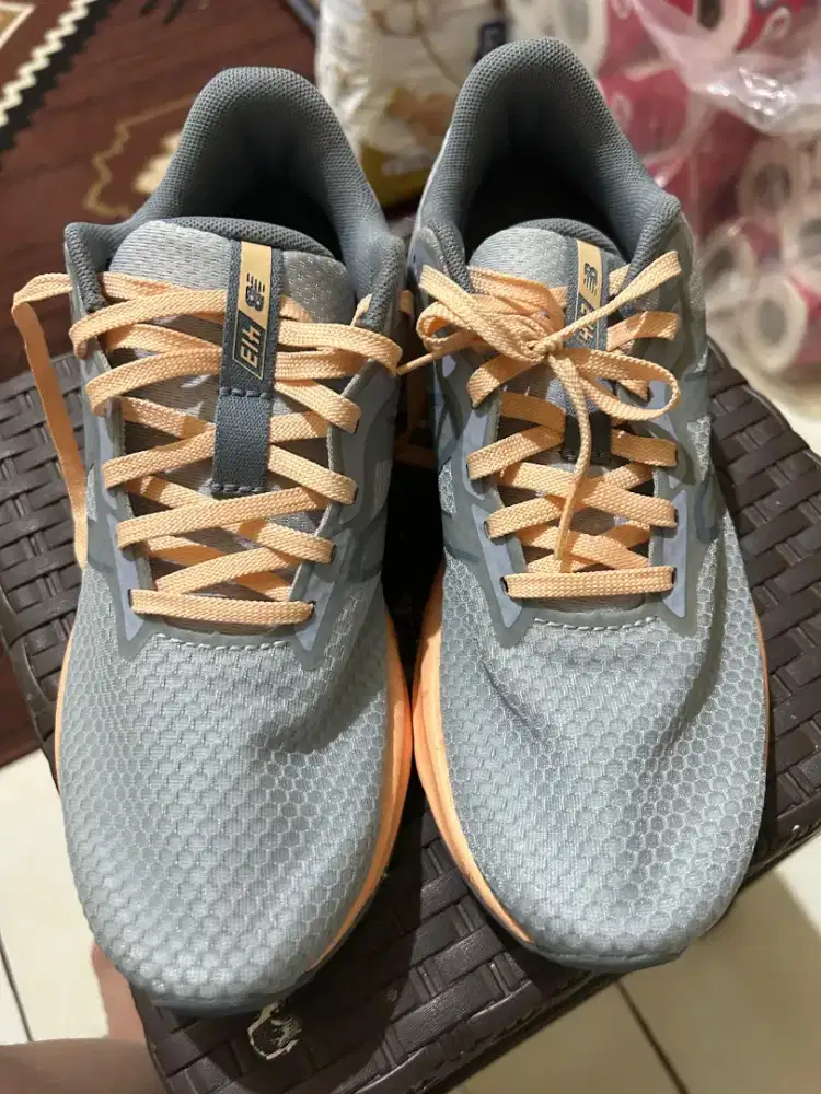 Sepatu Running Wanita New Balance