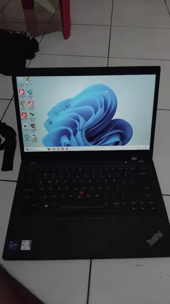 Lenovo thinkpad T14 i7 16/512