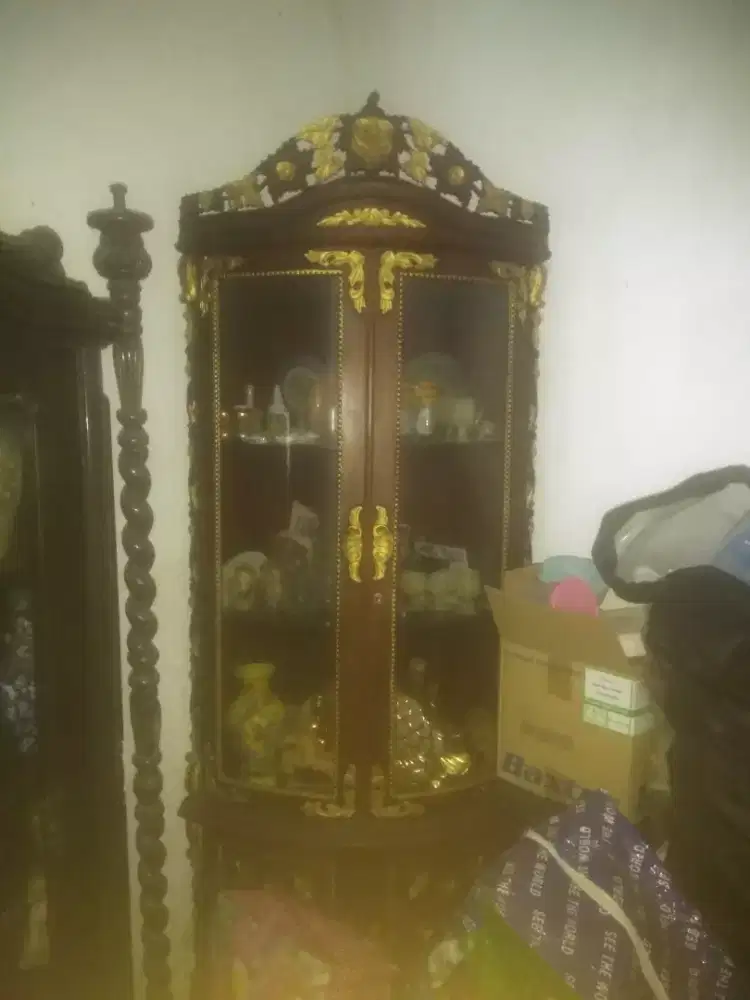 Lemari hias jati asli