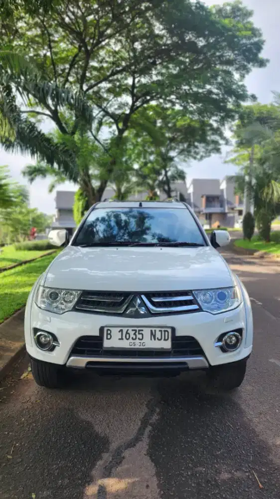 Dp 5jt !!! Pajero Sunroof panoramic Bensin tahun 2014