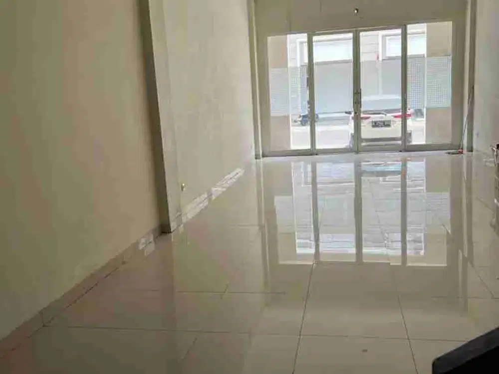 DISEWAKAN RUKO RAPIH SIAP UNTUK BISNIS DI CBD GREEN LAKE CITY