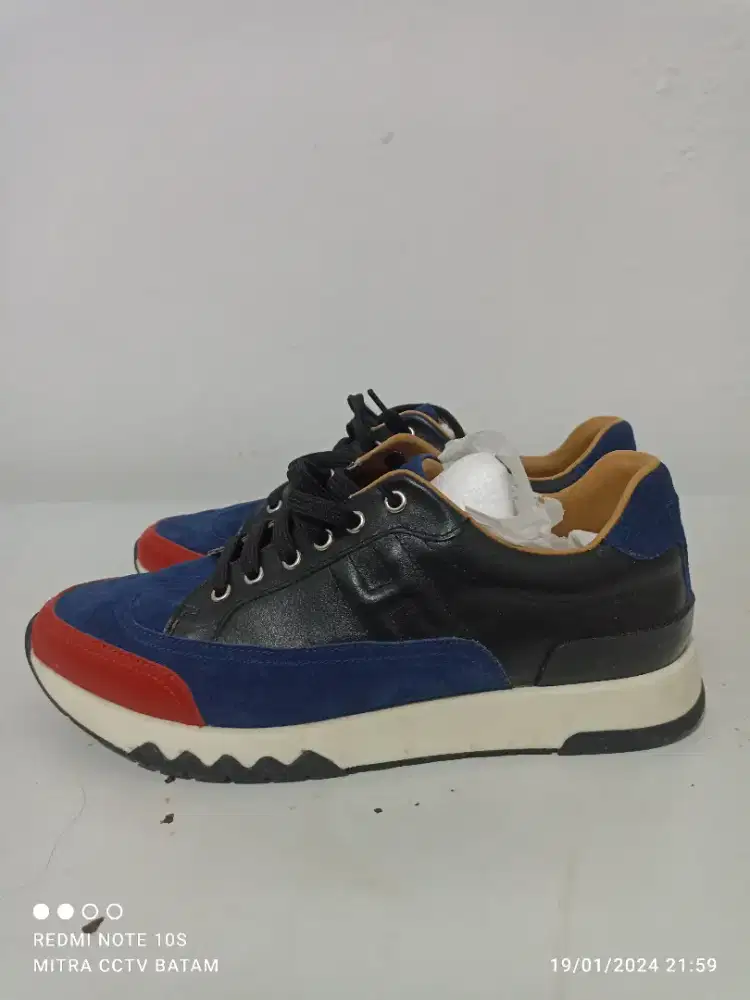 Sepatu Sneaker Hermes