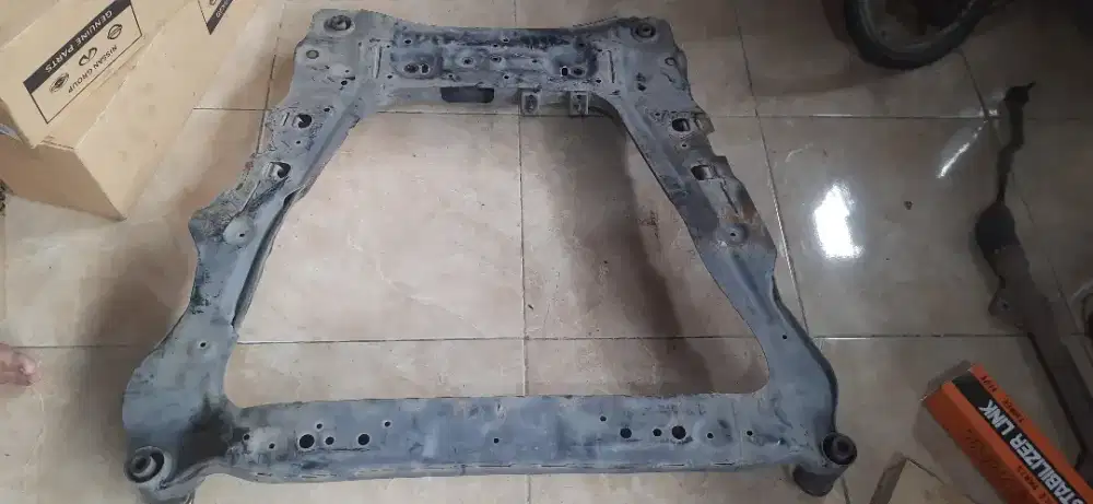 Crossmember nissan XTRAIL T32 2.5