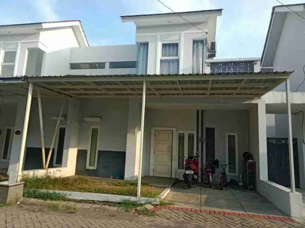 Rumah Siap Huni
Perum Mandiri Residence Krian Sidoarjo 
Full Renov, kanopi dan Dek full sisa tanah belakang