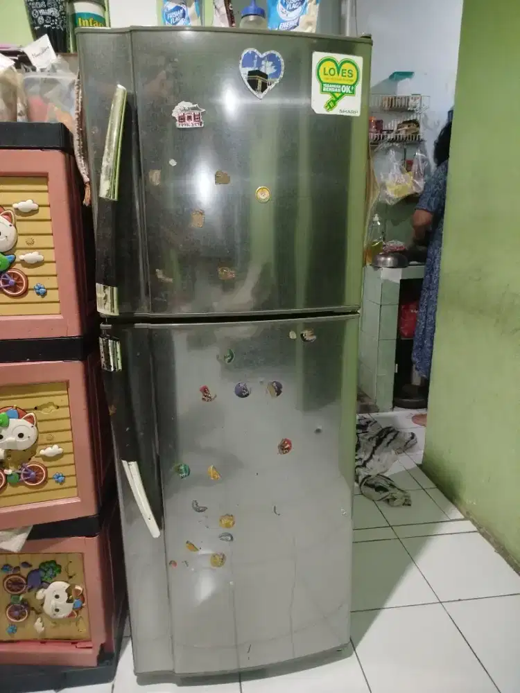 Kulkas Sharp tipe samurai