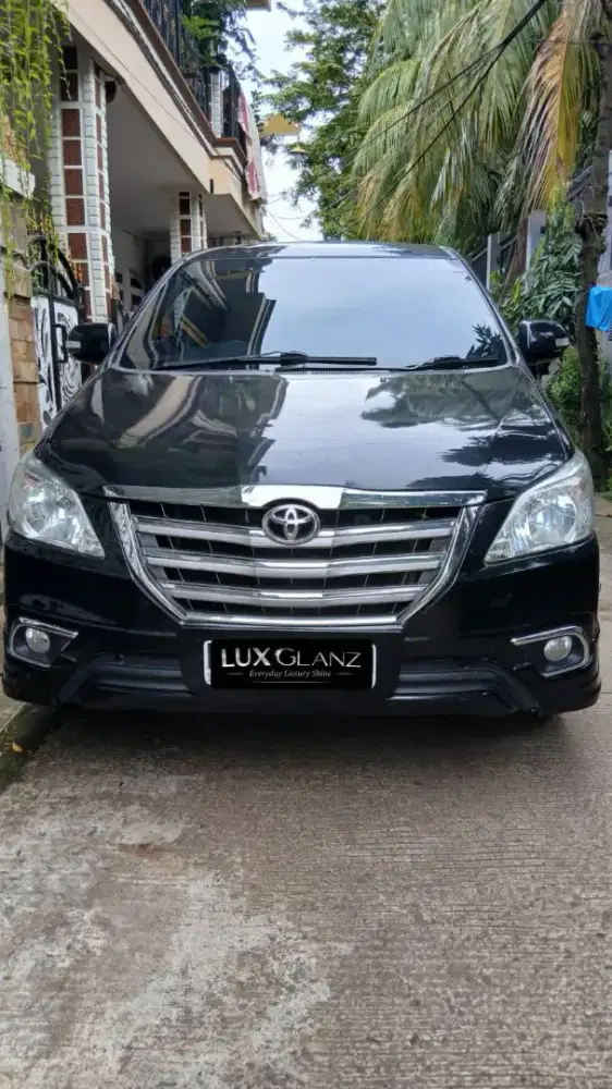 Innova Luxury V AT Bensin