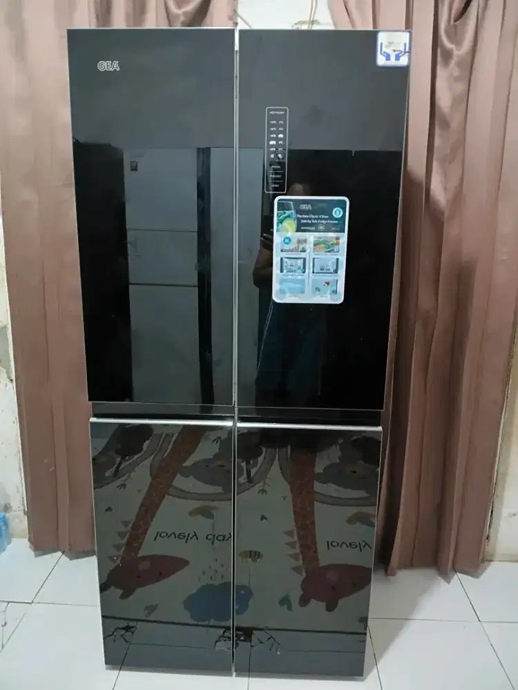 Dijual kulkas side by side gea 4 pintu kondisi mulus