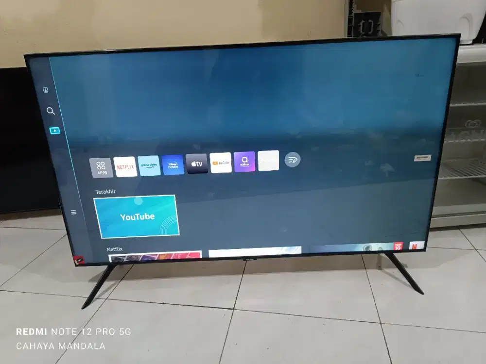 Samsung ua50cu7000 smart uhd tv 4k like new