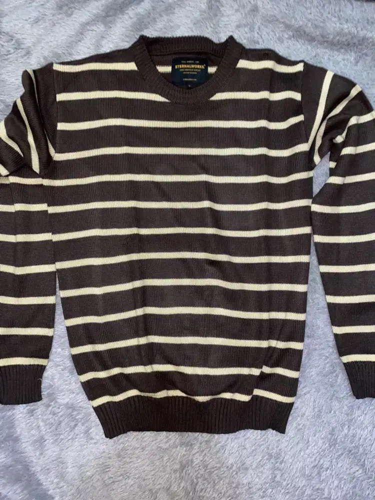 Knit Sweater Eternalworks seperti baru
