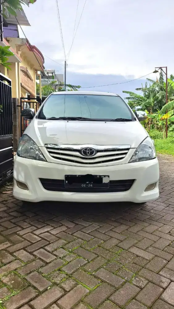 Kijang Innova 2.5G AT Solar 2011