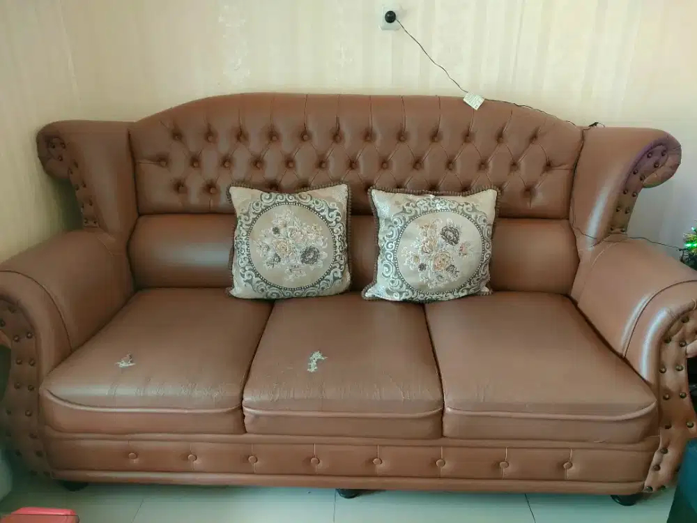Di jual sofa kancing jumbo