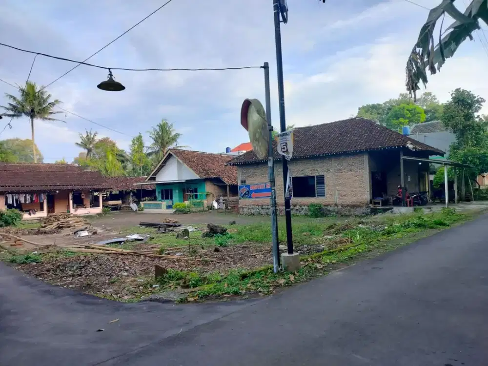 Langka! Tanah di Area Seyegan Luas 122 m2 Akses Mobil Lega Legalitas SHMP!