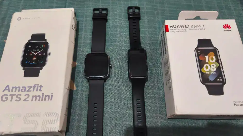 Smartwatch Amazfit GTS 2 mini dan Smartband Huawei Band 7