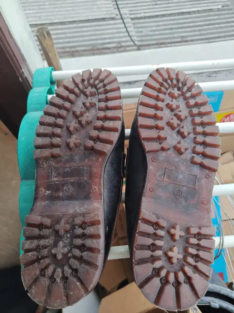 Sepatu nb, pantofel, Ket putih