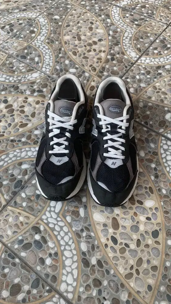 New balance 2002R vintage black castlerock