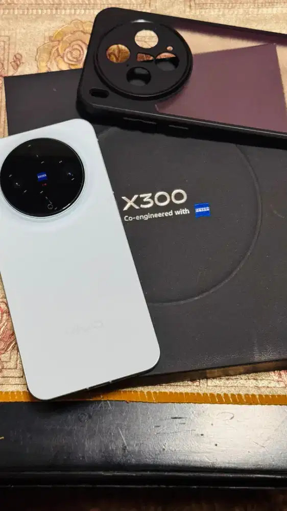 Vivo x300 garansi resmi 2 tahun