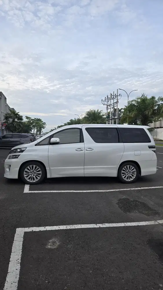 Toyota Vellfire 2014 Bensin