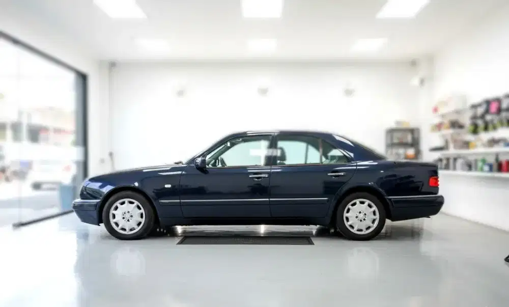 Mercedes-Benz {mercy} W210 th1996
Kondisi ISTIMEWA
(AT)