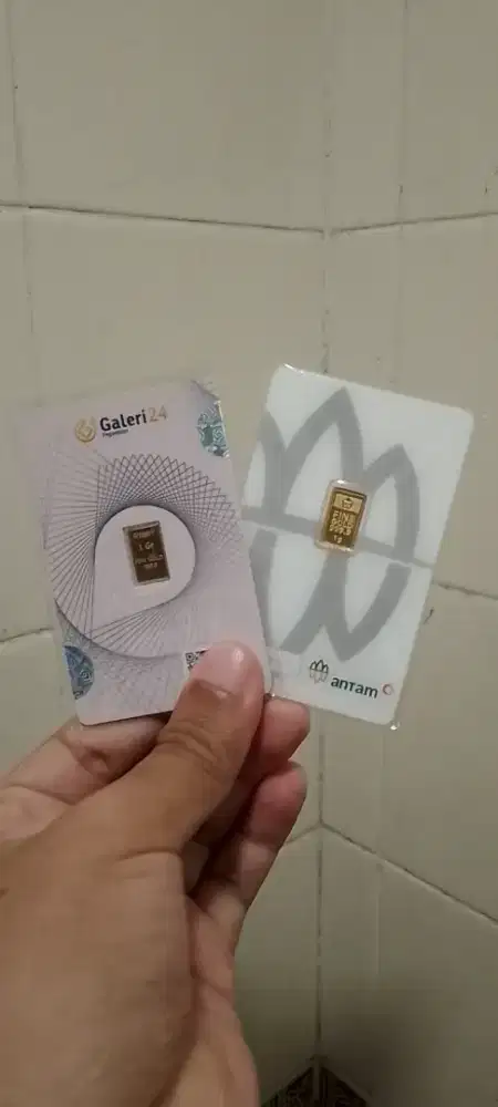 2 gram sntam dan galeri pegadaian masing masing 1 gr