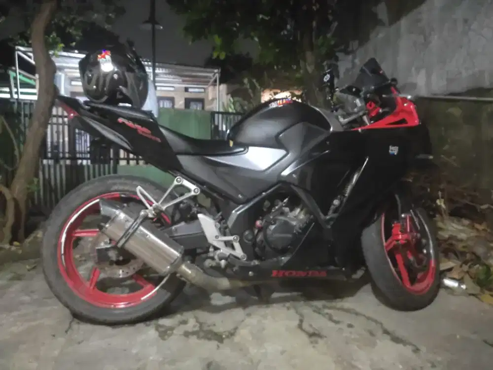 Honda CBR 150 R, Tahun 2018, surat² komplit, Pajak Hidup