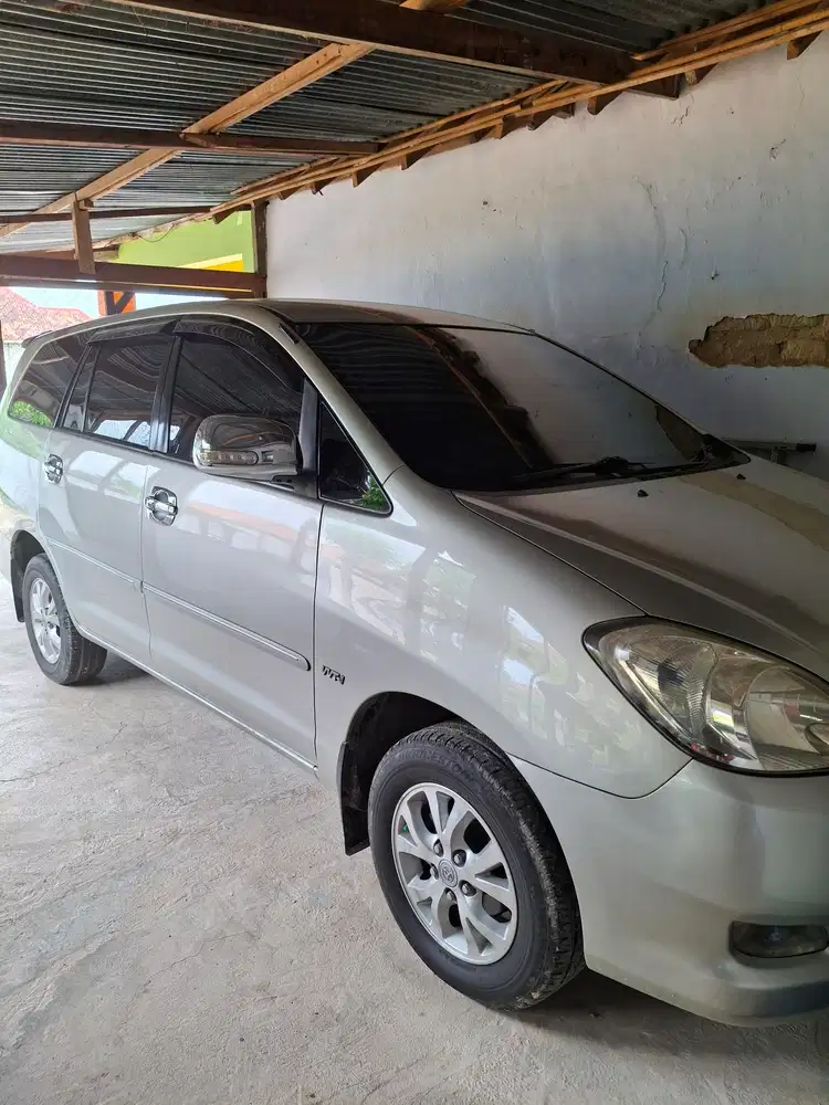 Toyota Kijang Innova 2009 Bensin