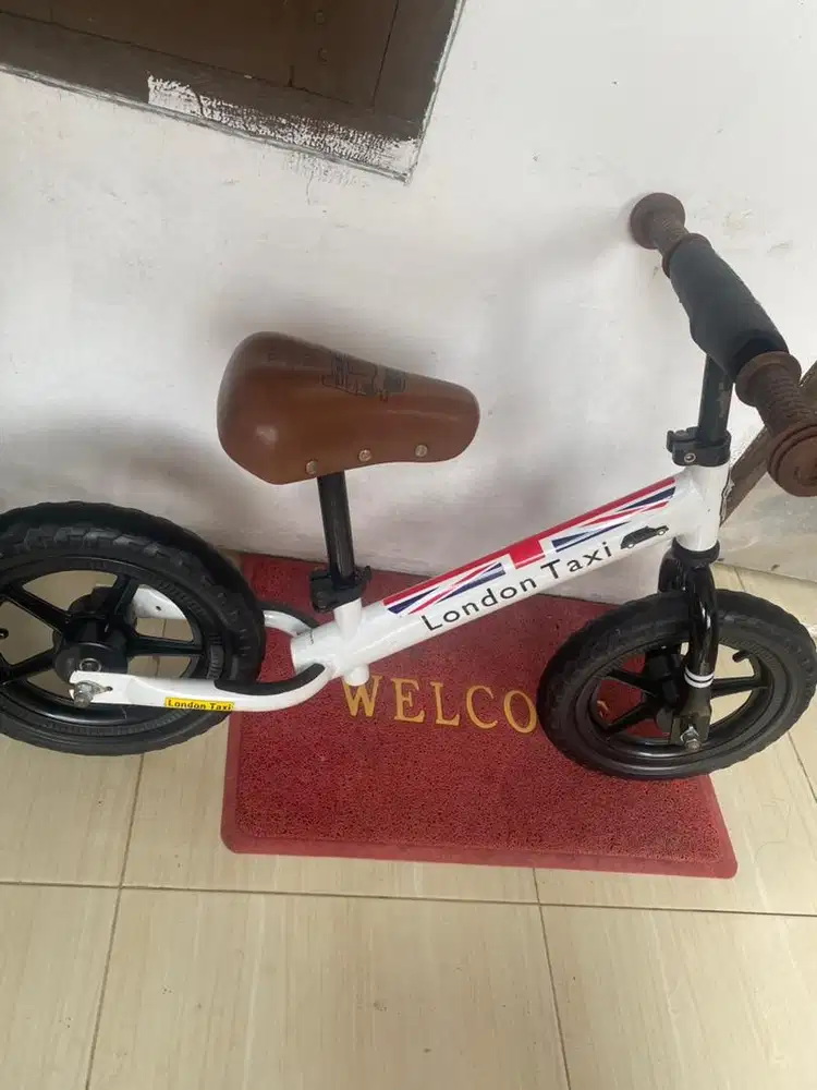 Balance bike london taxi