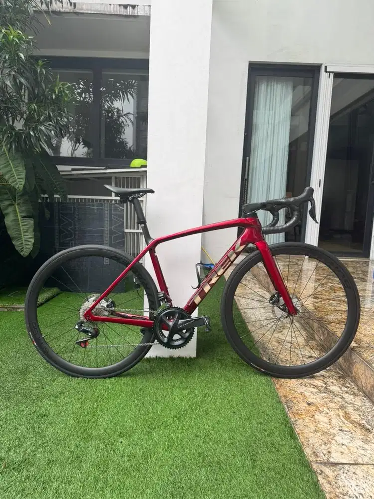 TREK Emonda SLR7 size 52 Ultegra Di2 Disc Mulusss
