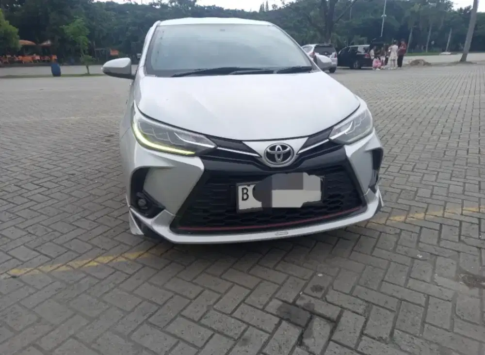 Toyota yaris s trd 2020 silver