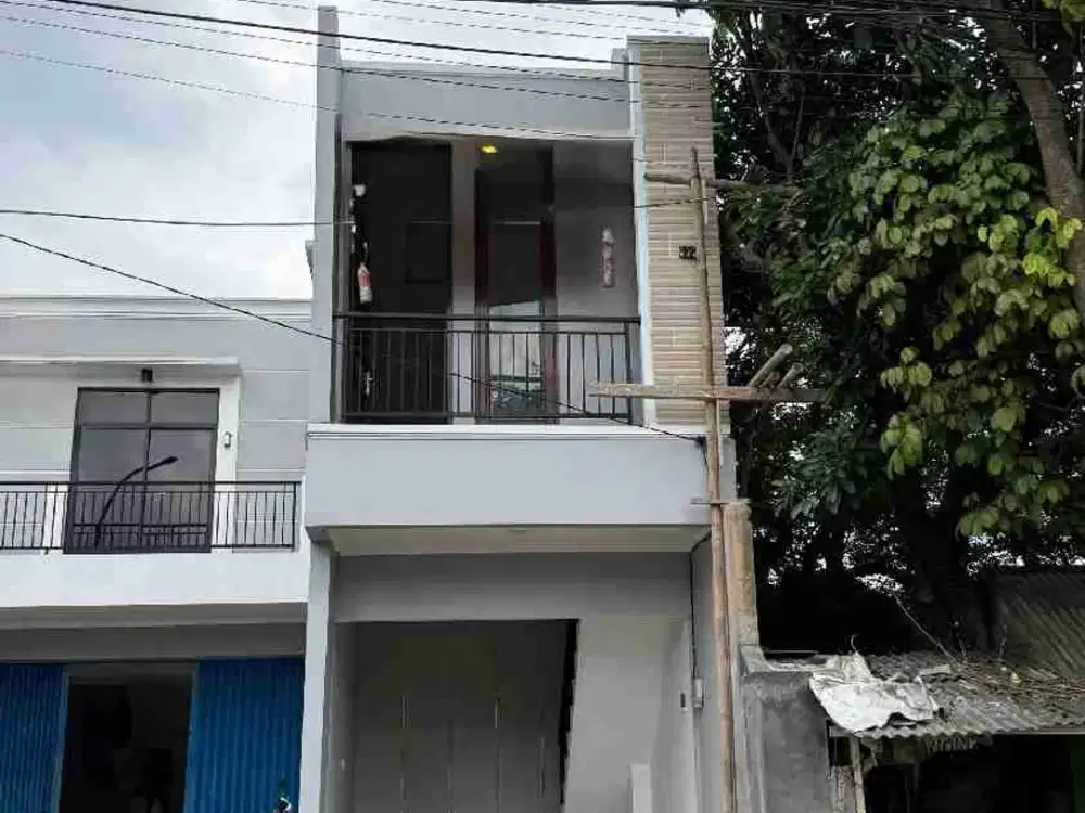 Disewakan ruko baru siap pakai di pinggir jalan Keadilan Raya,Pancoran Mas-Depok