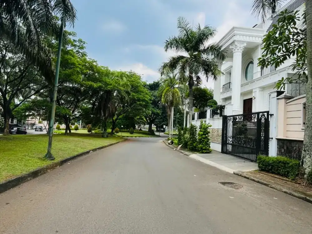 Dijual rumah 3 lantai Cibubur Raffles Hills