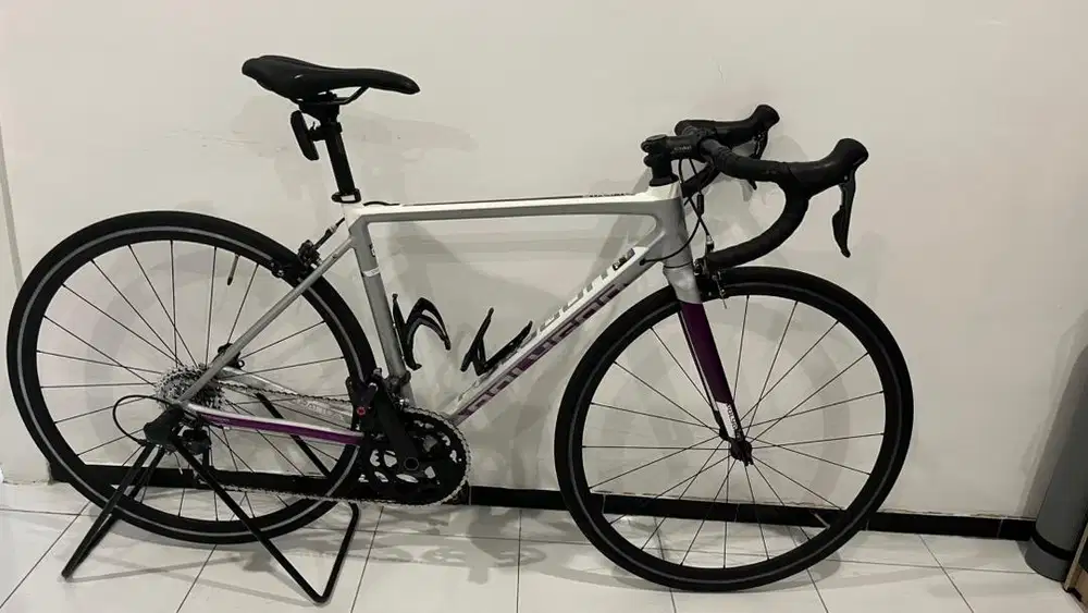 Preloved Sepeda Roadbike Polygon Strattos S2 Size M