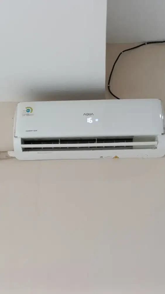 AC 1,5 PK Inverter Aqua Japan BONUS Dispenser ex Kantor di Mekarwangi