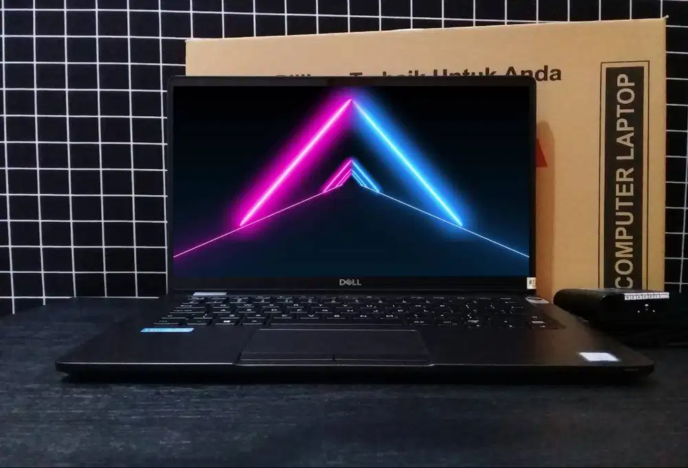 Laptop TouchScreen Core i5 Gen8 Fulzet original mulus segel all normal