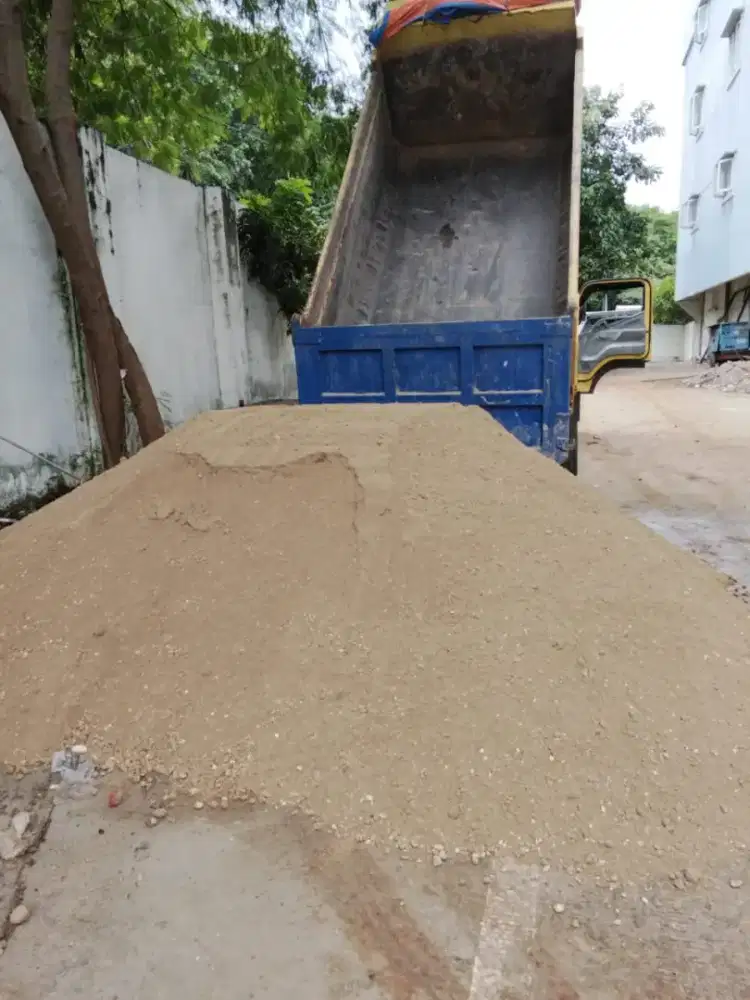 Tersedia material alam pasir urug batu split makadam sirdam limestone