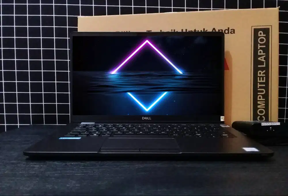 Laptop TouchScreen Core i5 Gen8 Fulzet original mulus segel all normal