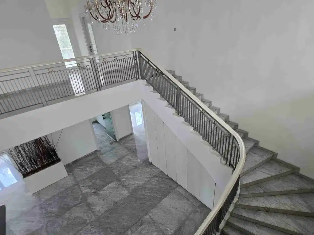 Di Jual Cepat Rumah Mewah Intercon Siap Huni