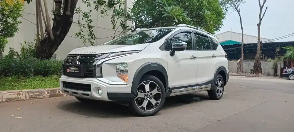Mitsubishi Xpander Cross 2021 Putih Istimewa